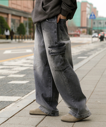 RUGGED HOUSE（ラギッドハウス）の「ブリーズウォッシングカーゴワイドデニムパンツブラック（デニムパンツ）」