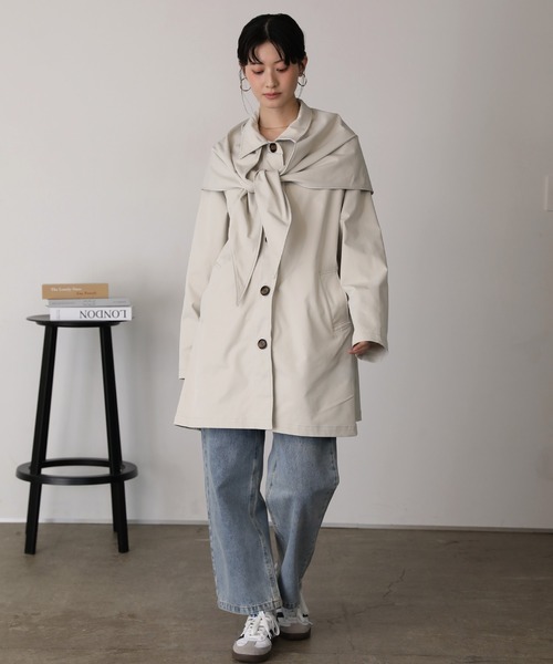 shetila(シェティラ)の「スカーフ付き 2WAY ステンカラーコート(ステンカラーコート・レディース・アイボリー/ブラック/ベージュ・M)」の5枚目の写真