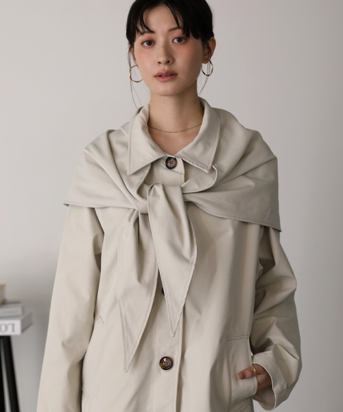 shetila(シェティラ)の「スカーフ付き 2WAY ステンカラーコート(ステンカラーコート・レディース・アイボリー/ブラック/ベージュ・M)」の7枚目の写真