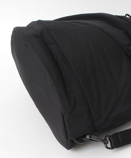 Y-3(ワイスリー)の「Y-3 UTILITY SLINGBAG(ボディバッグ/ウエストポーチ・メンズ・ブラック・ONE SIZE)」の4枚目の写真