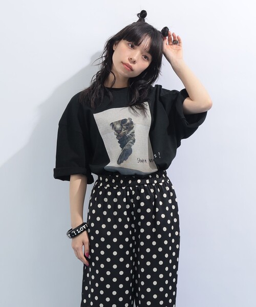 mmts(マミタス)の「【COLLABORATION】清水奈緒 / デコshake hands Tシャツ(Tシャツ/カットソー・レディース・ブラック/ホワイト・S/M/L/XL)」の2枚目の写真