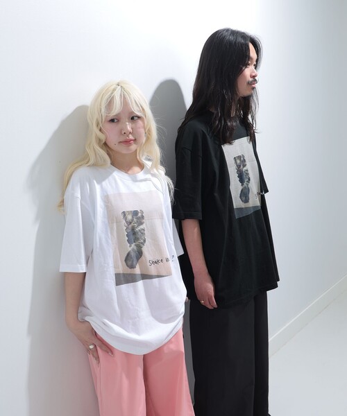 mmts(マミタス)の「【COLLABORATION】清水奈緒 / デコshake hands Tシャツ 旅行 レイヤード 洗濯可能 主役トップス ライブ(Tシャツ/カットソー・レディース・ブラック/ホワイト・S/M/L/XL)」の7枚目の写真