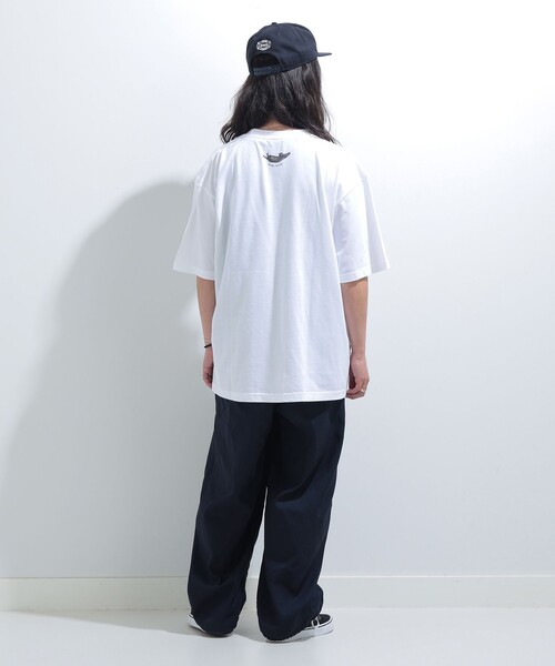 mmts(マミタス)の「【COLLABORATION】清水奈緒 / デコshake hands Tシャツ 旅行 レイヤード 洗濯可能 主役トップス ライブ(Tシャツ/カットソー・レディース・ブラック/ホワイト・S/M/L/XL)」の11枚目の写真