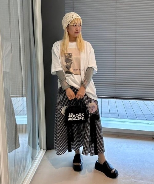 mmts（マミタス）の「【COLLABORATION】清水奈緒 / デコshake hands Tシャツ 旅行 レイヤード 洗濯可能 主役トップス ライブ（Tシャツ/カットソー・レディース・ブラック/ホワイト・S/M/L/XL）」の3枚目の写真