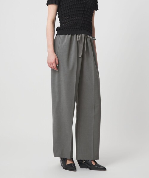 ASTRAET(アストラット)の「<ASTRAET>ポリエステル イージー ワイドテーパードパンツ(その他パンツ・レディース・ブラック/グレー・1/0)」の2枚目の写真