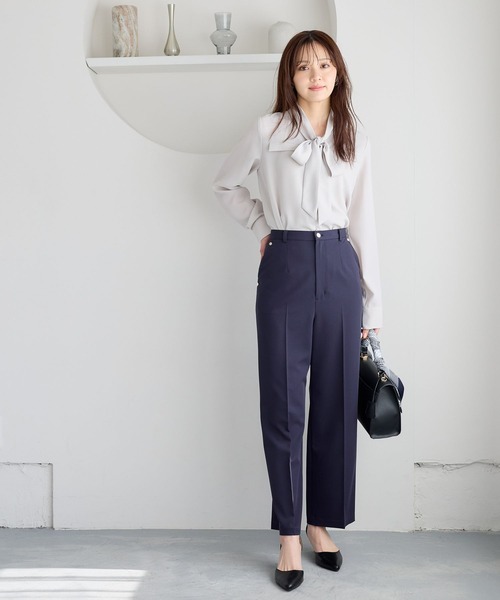 Andemiu(アンデミュウ)の「ポケツキボウタイブラウス646224(シャツ/ブラウス・レディース・オフホワイト/ライトグレー/ブルー/ネイビー・FREE)」の5枚目の写真