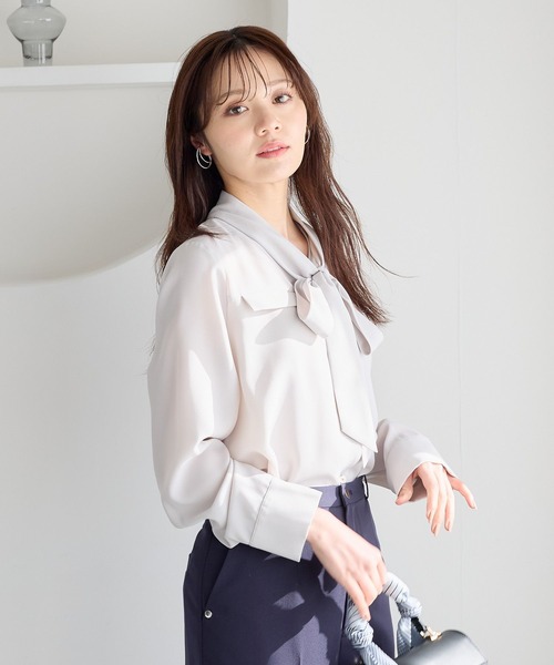 Andemiu(アンデミュウ)の「ポケツキボウタイブラウス646224(シャツ/ブラウス・レディース・オフホワイト/ライトグレー/ブルー/ネイビー・FREE)」の8枚目の写真