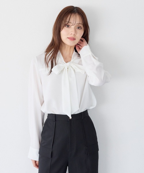 Andemiu(アンデミュウ)の「ポケツキボウタイブラウス646224(シャツ/ブラウス・レディース・オフホワイト/ライトグレー/ブルー/ネイビー・FREE)」の13枚目の写真