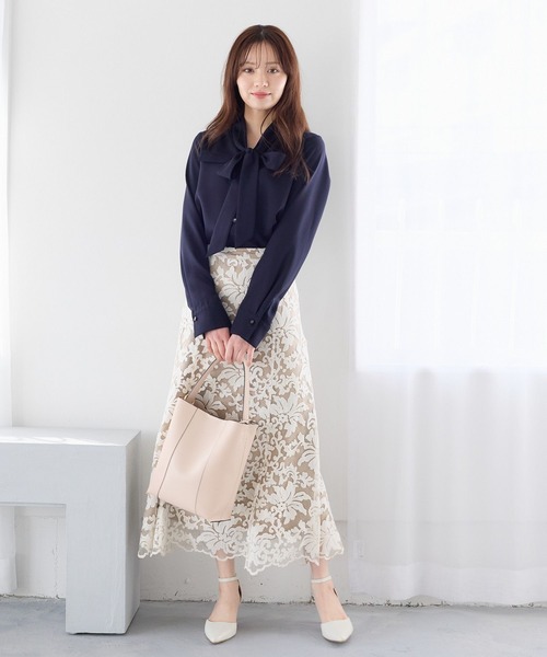 Andemiu(アンデミュウ)の「ポケツキボウタイブラウス646224(シャツ/ブラウス・レディース・オフホワイト/ライトグレー/ブルー/ネイビー・FREE)」の14枚目の写真