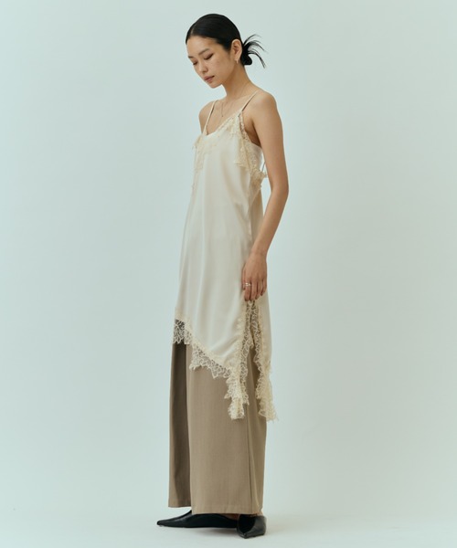 DRWCYS（ドロシーズ）の「アシメレースサテンロングキャミ（キャミソール・レディース・モカ/ブラック/アイボリー・FREE）」の10枚目の写真