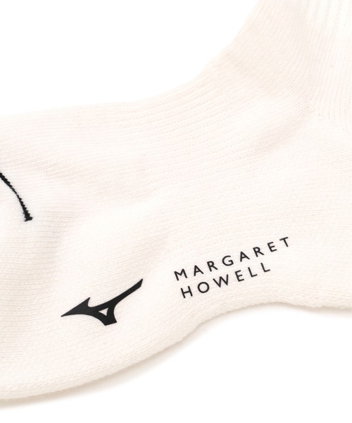 MARGARET HOWELL（マーガレットハウエル）の「STRIPE SPORTS SOCKS（ソックス/靴下・レディース・ホワイト系その他2/ブラック・-）」の6枚目の写真
