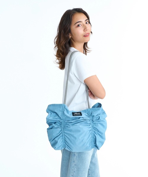 ROXY(ロキシー)の「ROXY ウィメンズ COASTY DAYS TOTE トートバッグ 【2026年春夏モデル】/ロキシードローコード付きナイロンバッグ(トートバッグ・レディース・ブラック/ベージュ/ミント・FREE)」の3枚目の写真