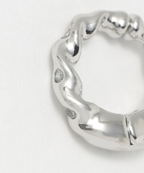 BEAUTY&YOUTH UNITED ARROWS(ビューティーアンドユースユナイテッドアローズ)の「ネジリ フープ 2WAY カフ イヤリング(イヤリング・レディース・ゴールド/シルバー・FREE)」の7枚目の写真