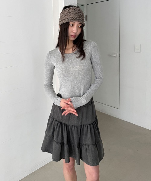 4INT.(フォイント)の「ベーシック ラウンドヘム 無地 スリム 長袖 Tシャツ(Tシャツ/カットソー・レディース・グレー/ブラック/ホワイト/ベージュ・FREE)」の22枚目の写真