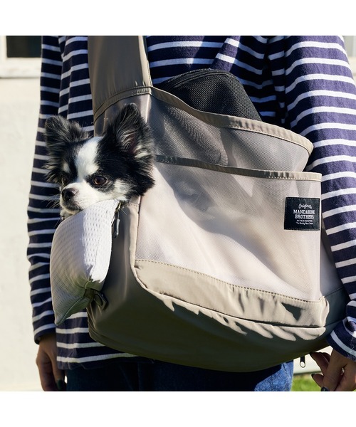 MANDARINE BROTHERS(マンダリンブラザーズ)の「【犬猫兼用/接触冷感(クッション)/撥水(カバー)/抗菌防臭】メッシュショルダーバッグ/小型犬/L(バックパック/リュック・レディース・ブラック/ベージュ・L)」の3枚目の写真