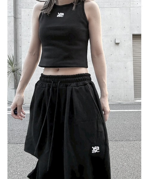 YACA(ヤーカ)の「Logo Mini Tanktop/ロゴミニタンクトップ(タンクトップ・レディース・モカ/ブラック・FREE)」の4枚目の写真