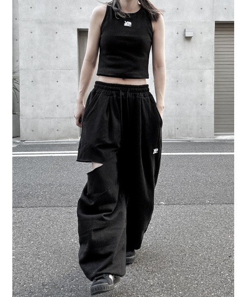 YACA(ヤーカ)の「Logo Mini Tanktop/ロゴミニタンクトップ(タンクトップ・レディース・モカ/ブラック・FREE)」の10枚目の写真