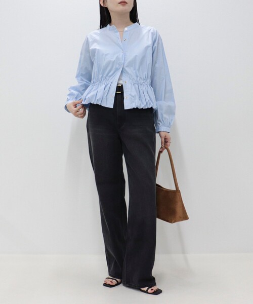 fredy emue(フレディエミュ)の「クロップドバルーン前開きブラウス(シャツ/ブラウス・レディース・ネイビー/カーキ/サックスブルー/オフホワイト・38)」の5枚目の写真