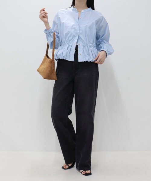 fredy emue(フレディエミュ)の「クロップドバルーン前開きブラウス(シャツ/ブラウス・レディース・ネイビー/カーキ/サックスブルー/オフホワイト・38)」の7枚目の写真