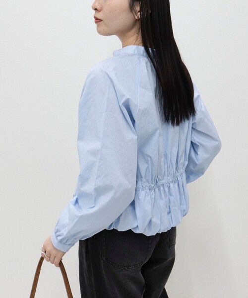 fredy emue(フレディエミュ)の「クロップドバルーン前開きブラウス(シャツ/ブラウス・レディース・ネイビー/カーキ/サックスブルー/オフホワイト・38)」の13枚目の写真