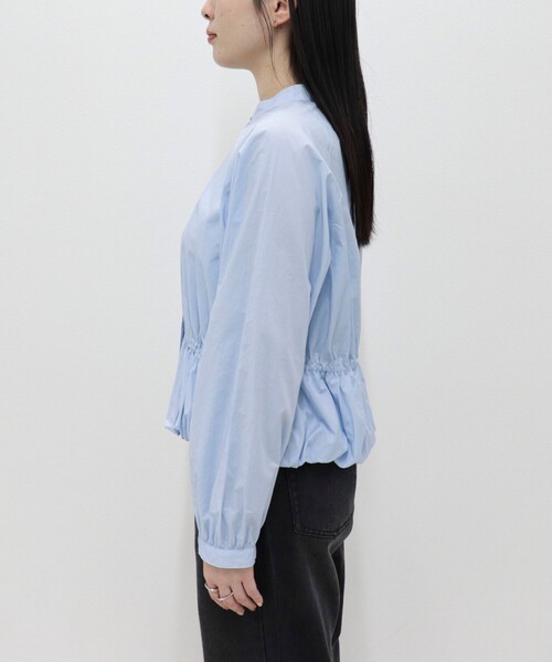 fredy emue(フレディエミュ)の「クロップドバルーン前開きブラウス(シャツ/ブラウス・レディース・ネイビー/カーキ/サックスブルー/オフホワイト・38)」の15枚目の写真