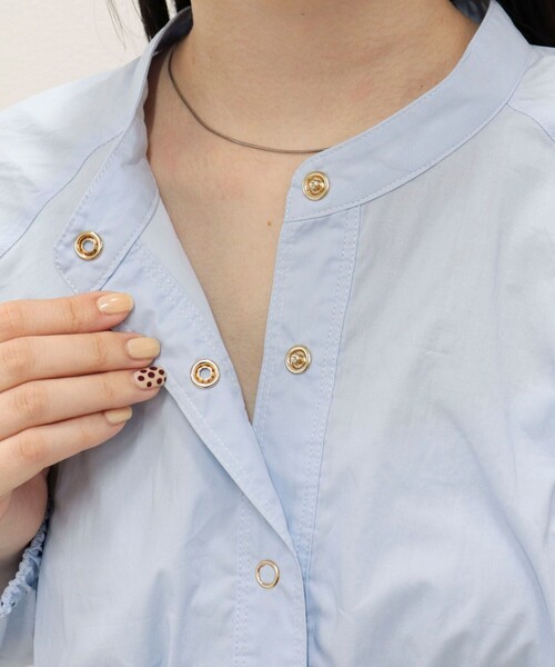 fredy emue(フレディエミュ)の「クロップドバルーン前開きブラウス(シャツ/ブラウス・レディース・ネイビー/カーキ/サックスブルー/オフホワイト・38)」の18枚目の写真