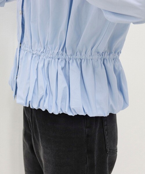 fredy emue(フレディエミュ)の「クロップドバルーン前開きブラウス(シャツ/ブラウス・レディース・ネイビー/カーキ/サックスブルー/オフホワイト・38)」の20枚目の写真
