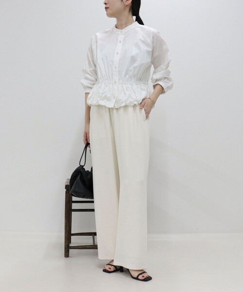 fredy emue(フレディエミュ)の「クロップドバルーン前開きブラウス(シャツ/ブラウス・レディース・ネイビー/カーキ/サックスブルー/オフホワイト・38)」の22枚目の写真