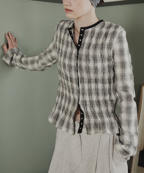 Aunt Marie's（アントマリーズ）の「シャーリングチェックトップス（シャツ/ブラウス・レディース・ネイビー/アイボリー・FREE）」の6枚目の写真