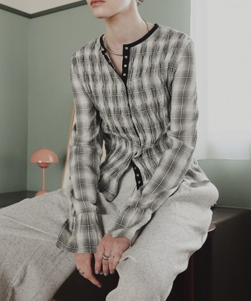 Aunt Marie's（アントマリーズ）の「シャーリングチェックトップス（シャツ/ブラウス・レディース・ネイビー/アイボリー・FREE）」の5枚目の写真