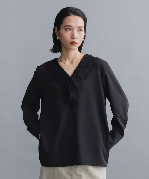OPAQUE.CLIP(オペークドットクリップ)の「【es】ヒゲレースVネックブラウス【洗濯機OK】(シャツ/ブラウス・レディース・ブラック/ベージュ・36/38/40)」の1枚目の写真
