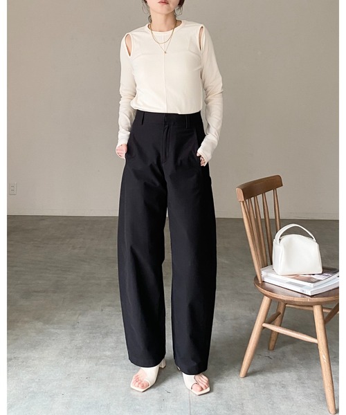 She's Closet(シーズクローゼット)の「カットアウト 肩あき 長袖 リブトップス ロングTシャツ(Tシャツ/カットソー・レディース・ブラック/アイボリー/モカ・FREE)」の10枚目の写真