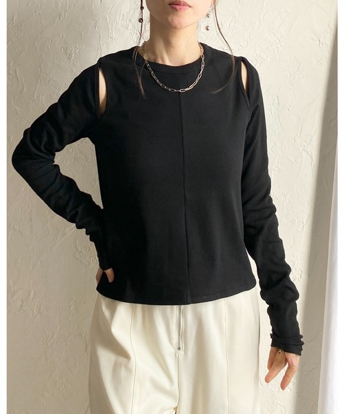 She's Closet(シーズクローゼット)の「カットアウト 肩あき 長袖 リブトップス ロングTシャツ(Tシャツ/カットソー・レディース・ブラック/アイボリー/モカ・FREE)」の15枚目の写真