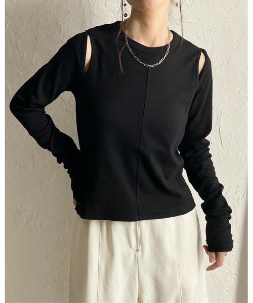 She's Closet(シーズクローゼット)の「カットアウト 肩あき 長袖 リブトップス ロングTシャツ(Tシャツ/カットソー・レディース・ブラック/アイボリー/モカ・FREE)」の16枚目の写真