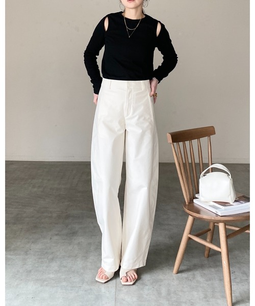 She's Closet(シーズクローゼット)の「カットアウト 肩あき 長袖 リブトップス ロングTシャツ(Tシャツ/カットソー・レディース・ブラック/アイボリー/モカ・FREE)」の20枚目の写真