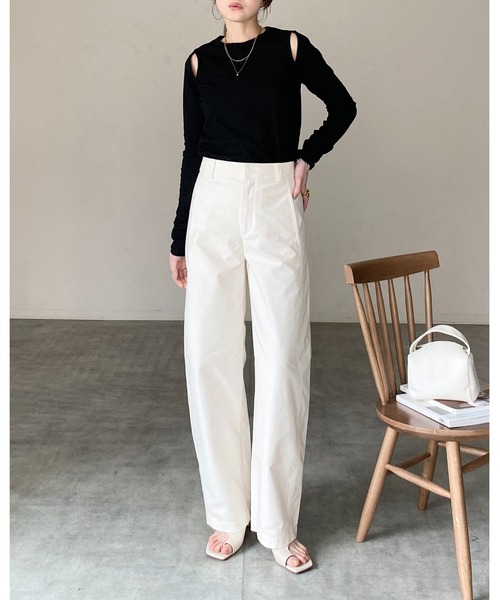 She's Closet(シーズクローゼット)の「カットアウト 肩あき 長袖 リブトップス ロングTシャツ(Tシャツ/カットソー・レディース・ブラック/アイボリー/モカ・FREE)」の21枚目の写真