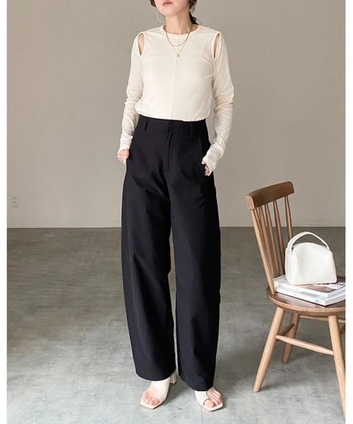 She's Closet(シーズクローゼット)の「カットアウト 肩あき 長袖 リブトップス ロングTシャツ(Tシャツ/カットソー・レディース・ブラック/アイボリー/モカ・FREE)」の22枚目の写真