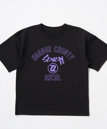 SEVEN2（セブンツー）の「【SEVEN2】キッズカレッジロゴTシャツ（Tシャツ/カットソー）」