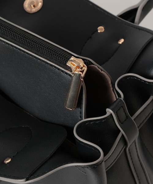 mysty woman（ミスティウーマン）の「ソフトスクエアBAG 681247（ショルダーバッグ・レディース・ブラック/アイボリー・FREE）」の7枚目の写真