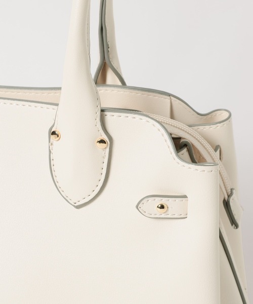 mysty woman（ミスティウーマン）の「ソフトスクエアBAG 681247（ショルダーバッグ・レディース・ブラック/アイボリー・FREE）」の4枚目の写真