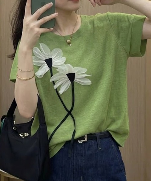 SallyLunn(サリーラン)の「フラワーアクセントトップス(Tシャツ/カットソー・レディース・ブラック/グレー/グリーン・FREE)」の4枚目の写真