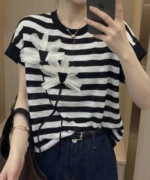 SallyLunn(サリーラン)の「フラワーアクセントトップス(Tシャツ/カットソー・レディース・ブラック/グレー/グリーン・FREE)」の8枚目の写真