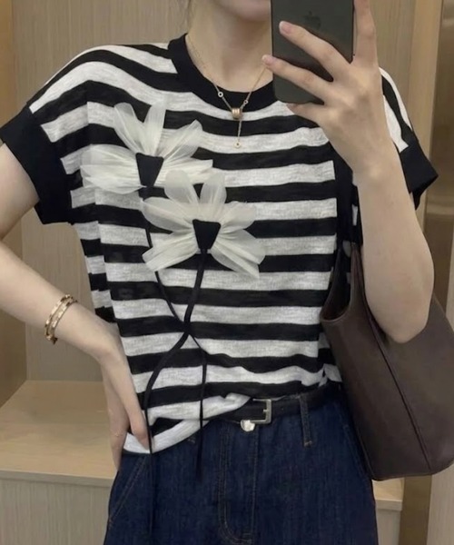 SallyLunn(サリーラン)の「フラワーアクセントトップス(Tシャツ/カットソー・レディース・ブラック/グレー/グリーン・FREE)」の9枚目の写真