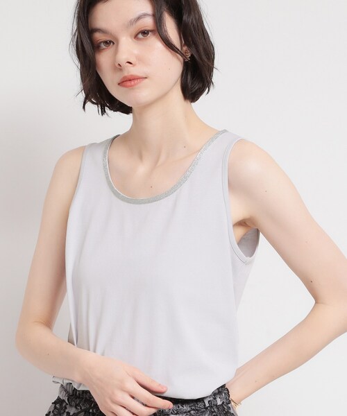 THE SHOP TK (ザ ショップ ティーケー )の「【ひんやり】顔周りがぱっと華やぐ きらり艶めくタンクトップ(タンクトップ・レディース・オフホワイト/ブラック/ライトグレー・13/12)」の2枚目の写真