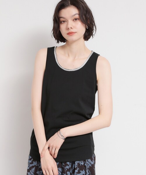 THE SHOP TK (ザ ショップ ティーケー )の「【ひんやり】顔周りがぱっと華やぐ きらり艶めくタンクトップ(タンクトップ・レディース・オフホワイト/ブラック/ライトグレー・13/12)」の4枚目の写真
