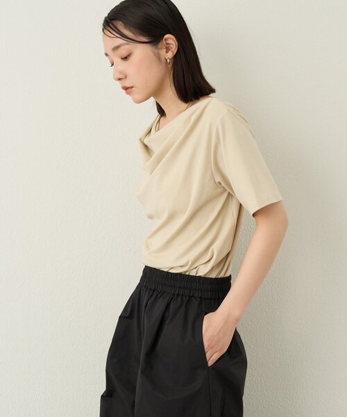 Omekashi(オメカシ)の「2way半袖ドレープTシャツ(Tシャツ/カットソー・レディース・ブラック/オフホワイト/ベージュ・FREE)」の11枚目の写真