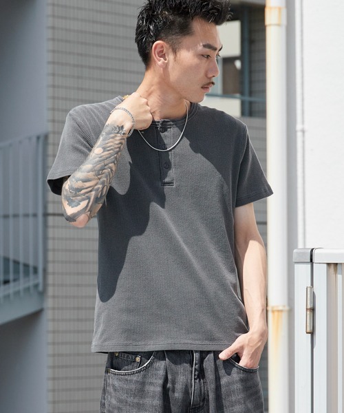 ROOPTOKYO(ループトウキョウ)の「ピグメント加工ワッフルジャストフィットヘンリーネックT 半袖Tシャツ 秋 秋服 2026年秋冬(Tシャツ/カットソー・メンズ・ブラック/ワインレッド・S/M/L)」の12枚目の写真