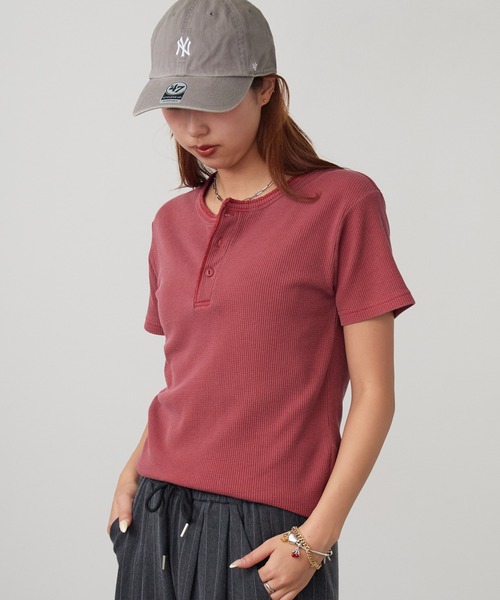 ROOPTOKYO(ループトウキョウ)の「ピグメント加工ワッフルジャストフィットヘンリーネックT 半袖Tシャツ 秋 秋服 2026年秋冬(Tシャツ/カットソー・メンズ・ブラック/ワインレッド・S/M/L)」の22枚目の写真
