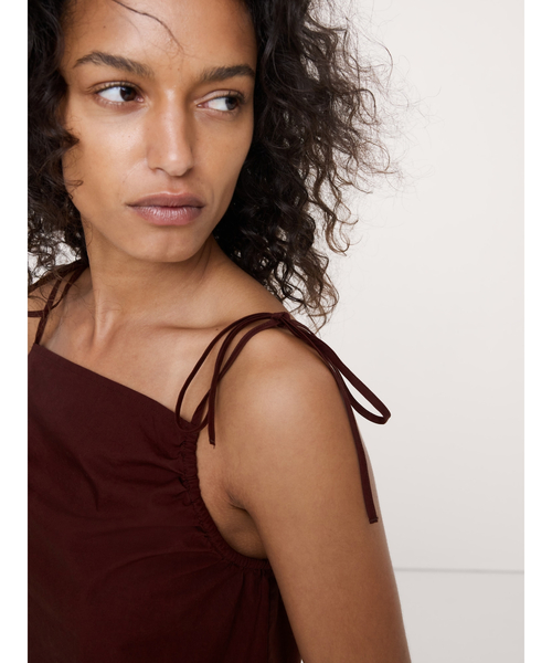 Banana Republic(バナナリパブリック)の「コットン ポプリン タイストラップ タンクトップ(キャミソール・レディース・ブラック/バーガンディー・XS/L/S/M)」の7枚目の写真