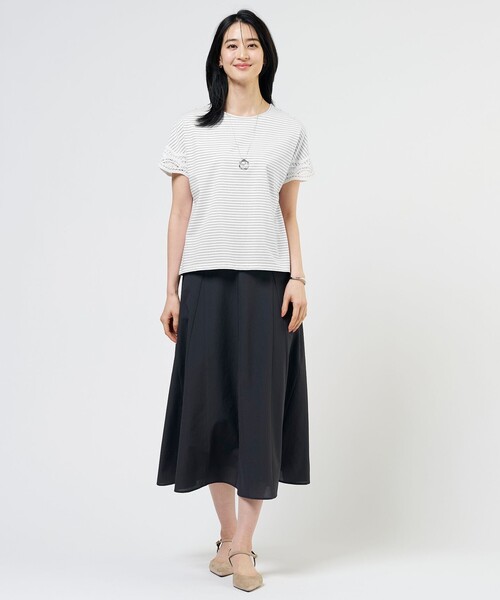 J.PRESS Ladies（J.プレス レディス）の「【一枚で着映え・シーンレスに活躍】コットンスムース レースデザイン カットソー（Tシャツ/カットソー・レディース・ネイビー系/サックスブルー系/ホワイト系/ライトグレー系/ブラウン系/ホワイト系1・SMALL）」の10枚目の写真
